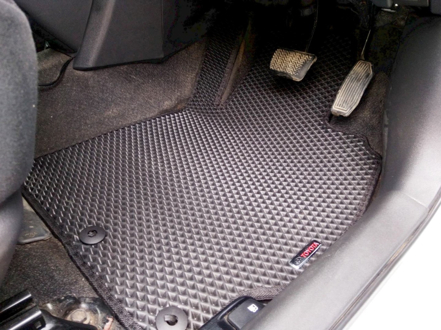 EVA автоковрики для Toyota Corolla Rumion (2009-2015) рестайлинг 2WD правый руль — T_rumion_123 resized